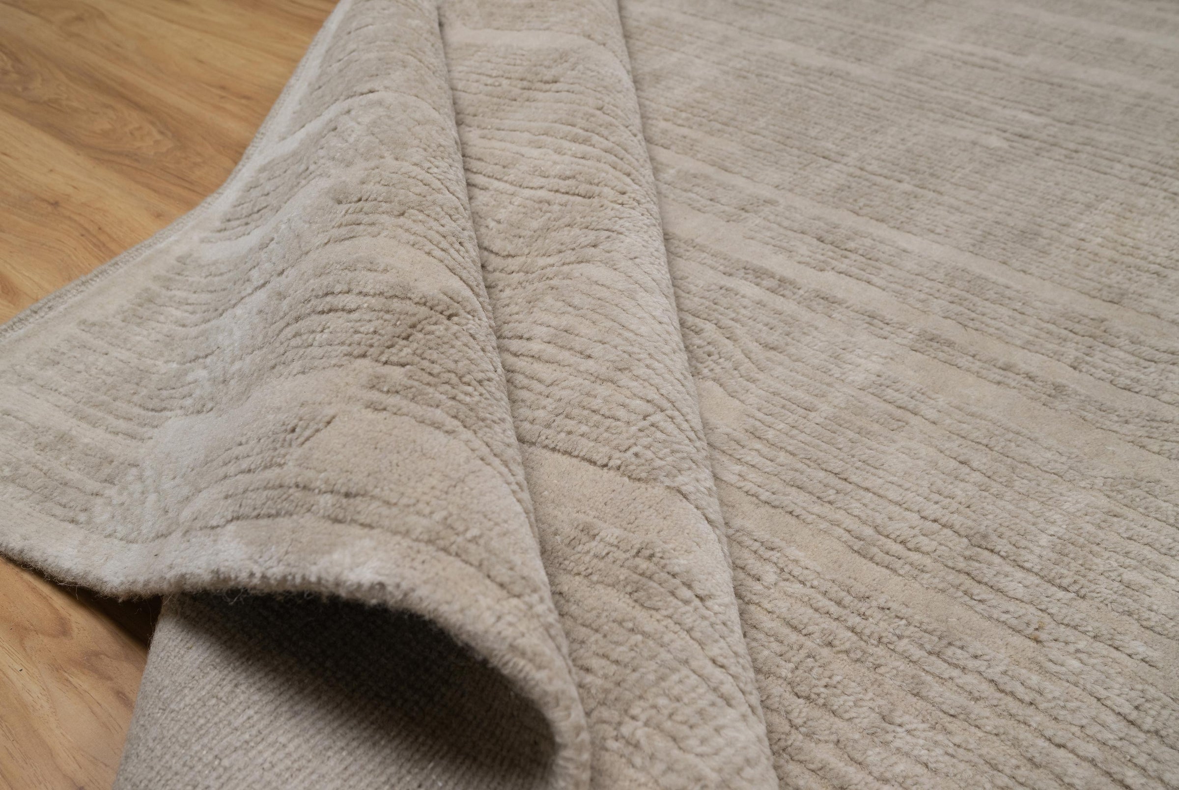Still Water Mist Fog Wool Rug, Hand-Knotted Tonal Sheen, Soft Grey Greige Area Rug 8x10 | Custom Size