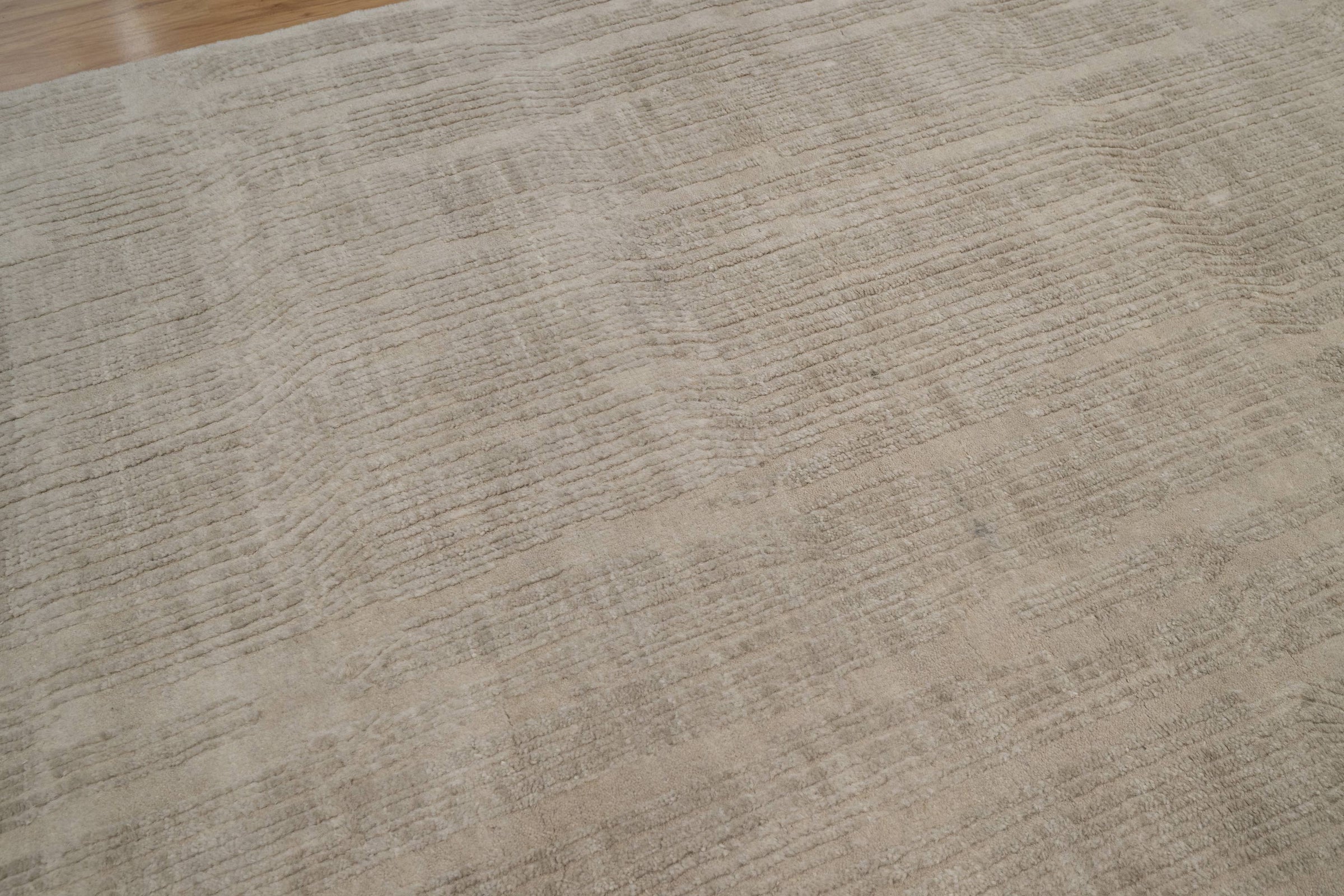 Still Water Mist Fog Wool Rug, Hand-Knotted Tonal Sheen, Soft Grey Greige Area Rug 8x10 | Custom Size