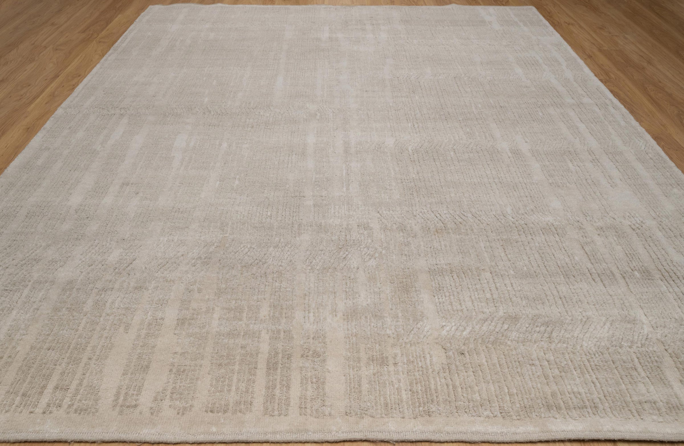 Still Water Mist Fog Wool Rug, Hand-Knotted Tonal Sheen, Soft Grey Greige Area Rug 8x10 | Custom Size